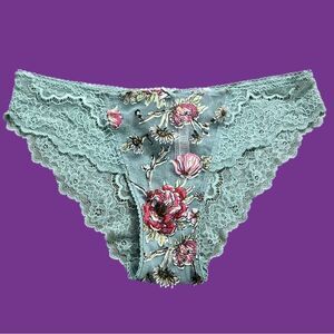 Victorias Secret Dream Angels Floral appliqué Mesh / Sheer Lace Cheekini panty S